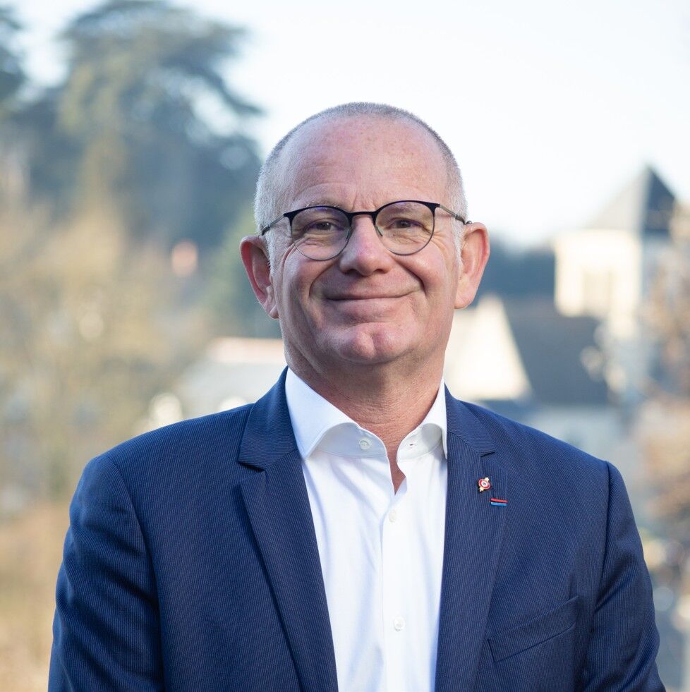 Emmanuel DUMENIL Maire de Rochecorbon